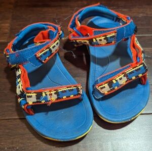 Kids Tevas Hurricane XLT Train design